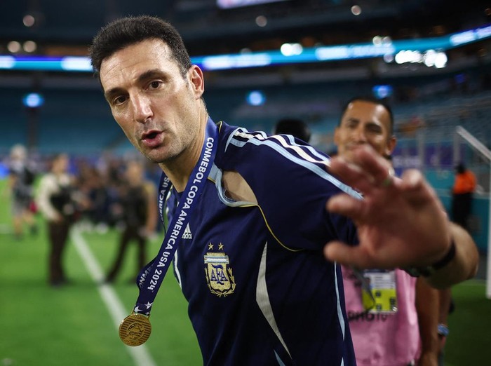 Soccer Football - Copa America 2024 - Final - Argentina v Colombia - Hard Rock Stadium, Miami, Florida, United States - July 15, 2024 Argentina coach Lionel Scaloni celebrates after winning Copa America 2024 REUTERS/Agustin Marcarian