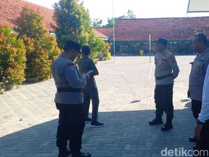 Sederet Fakta Siswa SD di Sampang Mogok Belajar gegara Ulah Kepala Sekolah Sederet Fakta Siswa SD di Sampang Mogok Belajar gegara Ulah Kepala Sekolah