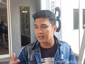 Ibunda Aldi Taher Dalam Proses Pemulihan Usai Kena Stroke Ibunda Aldi Taher Dalam Proses Pemulihan Usai Kena Stroke