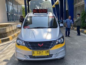 Angkot Ber-AC di Depok Gratis Selama 2 Minggu Masa Uji Coba Angkot Ber-AC di Depok Gratis Selama 2 Minggu Masa Uji Coba