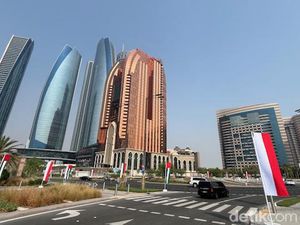 Jelang Kedatangan Jokowi, Bendera Indonesia Mewarnai Jalanan Abu Dhabi