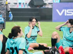 Berlliana Lovell Curi Perhatian Saat Main Bola