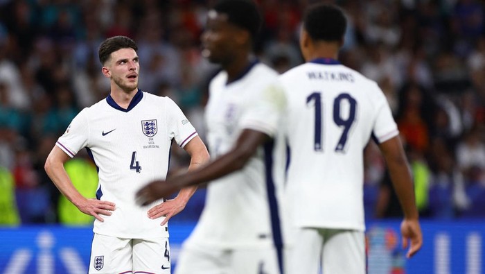 Soccer Football - Euro 2024 - Final - Spain v England - Berlin Olympiastadion, Berlin, Germany - July 14, 2024 Englands Declan Rice looks on REUTERS/Lee Smith