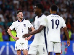Van der Vaart: Declan Rice Enggak Guna Van der Vaart: Declan Rice Enggak Guna