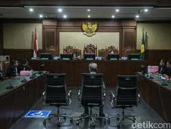 Terdakwa Korupsi BTS 4G Jemy Sutjiawan Dituntut 4 Tahun Penjara