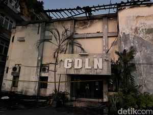 Kebakaran Gedung GDLN Unud Diduga gegara Korsleting Listrik Kebakaran Gedung GDLN Unud Diduga gegara Korsleting Listrik