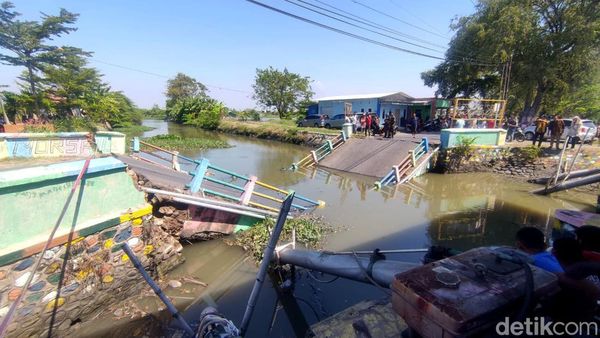 Potret Jembatan Antar Desa di Sidoarjo Ambrol