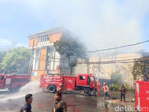 Cerita Staf Unud Tak Sempat Selamatkan Barang Saat Gedung GDLN Terbakar Cerita Staf Unud Tak Sempat Selamatkan Barang Saat Gedung GDLN Terbakar