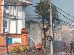 Pusat Data Universitas Udayana Dilalap Api