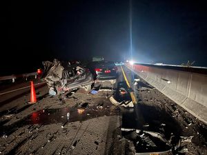 Dokter Bella Tewas Kecelakaan di Tol Palembang-Prabumulih Dokter Bella Tewas Kecelakaan di Tol Palembang-Prabumulih