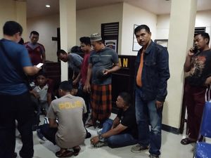 Perampok Lintas Provinsi Ditangkap di Sumbawa, Gasak Uang Rp 500 Juta Perampok Lintas Provinsi Ditangkap di Sumbawa, Gasak Uang Rp 500 Juta