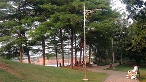 Menikmati Sejuknya Taman Waduk Ria Rio di Jakarta Timur