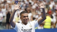 Kylian Mbappe diperkenalkan sebagai pemain Real Madrid pada Selasa (16/7) (Reuters)
