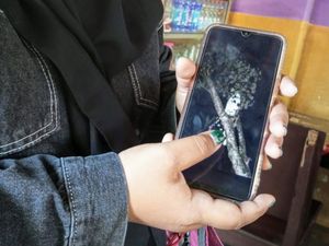 Fakta-fakta Pocong Terjepret Kamera Ponsel Dikaitkan Bulan Suro-Ilmu Hitam Fakta-fakta Pocong Terjepret Kamera Ponsel Dikaitkan Bulan Suro-Ilmu Hitam