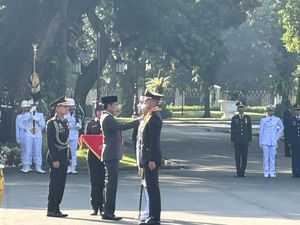 Dilantik Jokowi, 4 Perwira TNI-Polri Raih Adhi Makayasa