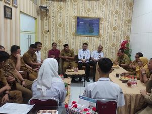 Siswi SMA Negeri 8 Medan Akhirnya Naik Kelas Bersyarat Siswi SMA Negeri 8 Medan Akhirnya Naik Kelas Bersyarat