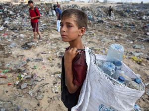 Potret Anak-anak Gaza Jadi Pemulung Potret Anak-anak Gaza Jadi Pemulung