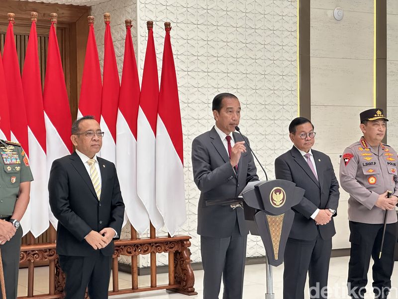 Presiden Jokowi bertolak ke Abu Dhabi UAE untuk bertemu Presiden MBZ. (Isal Mawardi/detikcom)