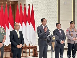 Jokowi Pamer Kemesraan RI-UEA sampai Punya Proyek PLTS Raksasa