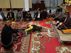 Pj Gubsu Fatoni Diberi Marga Hasibuan dan Gelar Sutan Raja Pangondian