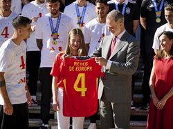 Raja Spanyol Apresiasi La Furia Roja: Warisan Kalian Amat Besar!