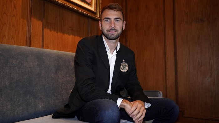 Slot pemain asing terakhir Persija Jakarta telah terisi. Ada pemain 29 tahun asal Spanyol yakni Ramon Bueno Gonzalbo.