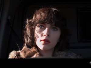 Ini Rasanya Ciuman dengan Scarlett Johansson Ini Rasanya Ciuman dengan Scarlett Johansson