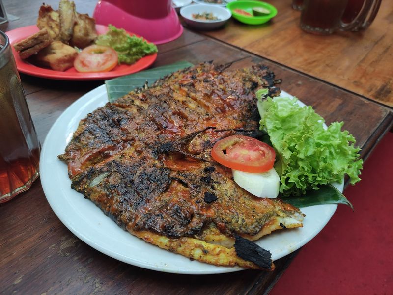 Sedapnya Ikan Bakar Khas Gorontalo hingga Manado di 5 Resto Ini