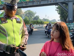 Wanita Ini Telepon Abangnya Minta Foto STNK Saat Kena Razia di Pasar Minggu