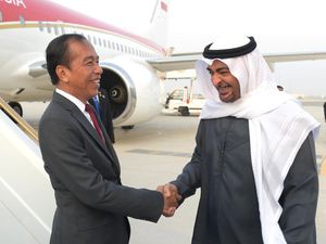 MBZ Senang Kerja Sama UEA dengan RI Naik Pesat Sejak Jokowi Jadi Presiden MBZ Senang Kerja Sama UEA dengan RI Naik Pesat Sejak Jokowi Jadi Presiden