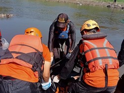 Setelah 3 Hari Dicari, Pemotor Hilang di Jembatan Mojo Ditemukan Tewas