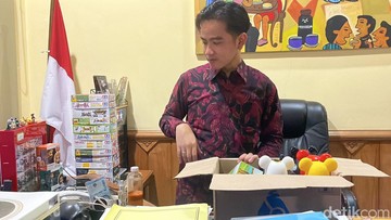 Gibran Kemasi Action Figure Hingga Tamiya Usai Mundur dari Walkot Solo