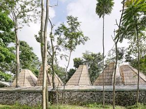Bukan Saung, Desain Rumah Bambu dengan 5 Atap di Salatiga Diakui Dunia Bukan Saung, Desain Rumah Bambu dengan 5 Atap di Salatiga Diakui Dunia