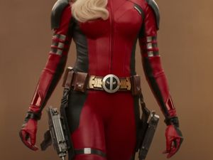 TikTok Standard! Blake Lively Jadi Lady Deadpool?