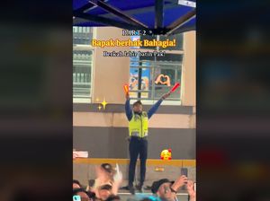 Viral Petugas Mood Banget Atur Lalin Sambil Joget di Sarinah, Ini Kata TransJ