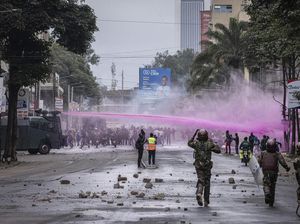 Gas Air Mata Warnai Aksi Tuntut Pengunduran Presiden Kenya Gas Air Mata Warnai Aksi Tuntut Pengunduran Presiden Kenya