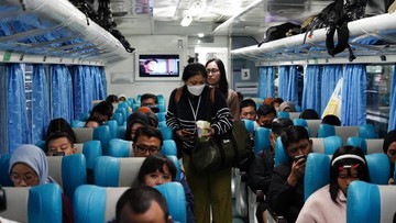 Tiket Kereta Api Ludes Terjual, Pemilih Berbondong-bondong Pulang Kampung untuk Mencoblos