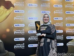 Lestarikan Budaya Wayang, Dadan Sunandar Sunarya Raih detikJabar Awards