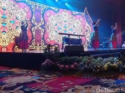 Semarak Tabuhan Perkusi Buka detikJabar Awards 2024