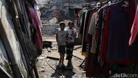 Potret Kehidupan Tinggal Berdampingan dengan Gunung Sampah