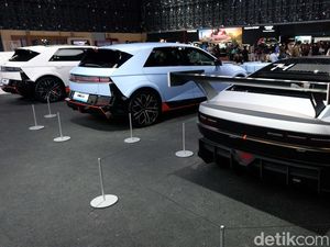 Populasi Kendaraan Listrik di Indonesia Dekati 200 Ribu Unit! Populasi Kendaraan Listrik di Indonesia Dekati 200 Ribu Unit!