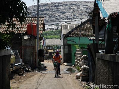 Potret Kehidupan Warga Bantargebang, Rumah Jadi Bengkel Sampah