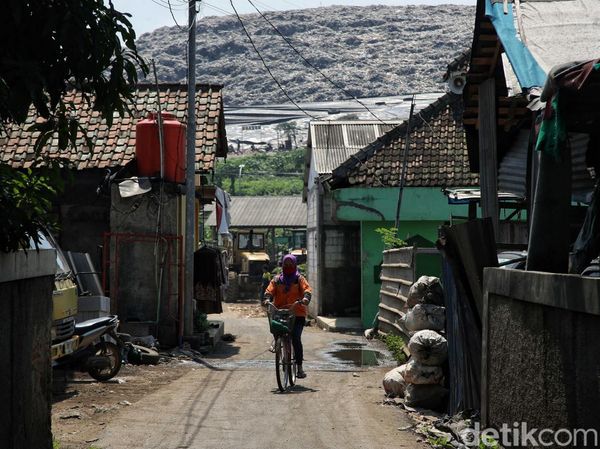 Potret Kehidupan Warga Bantargebang, Rumah Jadi Bengkel Sampah