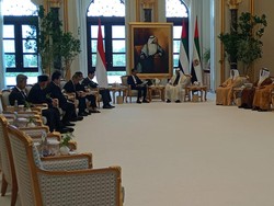 Jokowi Berterima Kasih MBZ Telah Terima Kunjungan Prabowo-Gibran di UEA