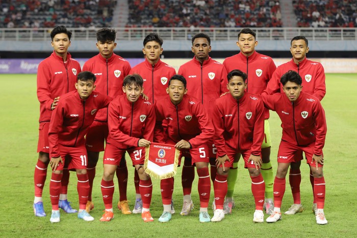 Indonesia vs Filipina dipentaskan dalam laga Grup A Piala AFF U-19 2024. Bermain di Stadion Gelora Bung Tomo, Surabaya, Rabu (17/7/2024), tuan rumah bermain apik pada laga pembukanya.