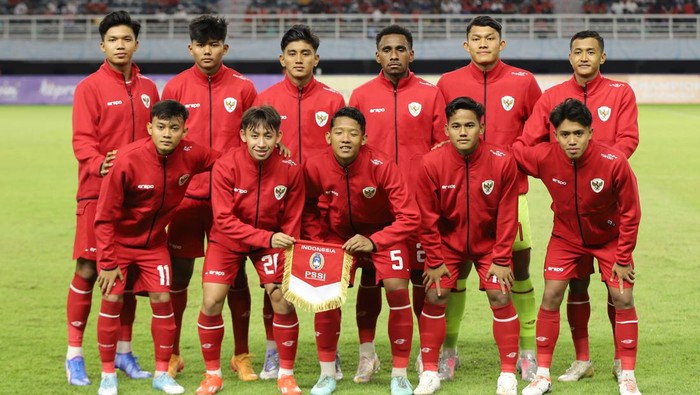 Indonesia vs Filipina dipentaskan dalam laga Grup A Piala AFF U-19 2024. Bermain di Stadion Gelora Bung Tomo, Surabaya, Rabu (17/7/2024), tuan rumah bermain apik pada laga pembukanya.