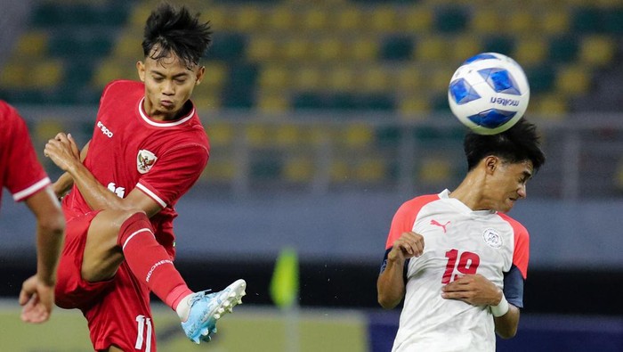 Piala AFF U-19: Indonesia Vs Filipina Indonesia vs Filipina dipentaskan dalam laga Grup A Piala AFF U-19 2024. Bermain di Stadion Gelora Bung Tomo, Surabaya, Rabu (17/7/2024), tuan rumah bermain apik pada laga pembukanya.