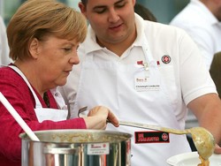 Presiden Jerman Beri Penghormatan ke Angela Merkel di Hari Jadinya ke-70