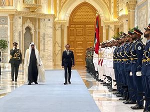 Jokowi Pamer ke MBZ Kapal Perang Angkatan Laut UEA Bikinan RI Jokowi Pamer ke MBZ Kapal Perang Angkatan Laut UEA Bikinan RI