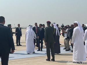 Jokowi Kembali ke Tanah Air Usai Pertemuan Bilateral dengan Presiden MBZ